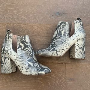 STEVE MADDEN Snakeskin Booties